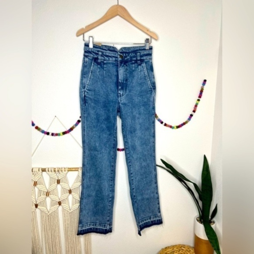 NWT FAHERTY denim Jean Rikki Organic Cotton Flared ankle Jeans New with tags